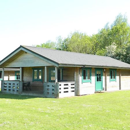 Lake Pochard Holiday Lodges South Cerney Oda fotoğraf