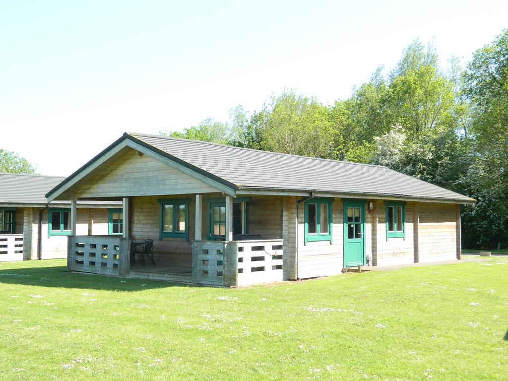 Lake Pochard Holiday Lodges South Cerney Oda fotoğraf