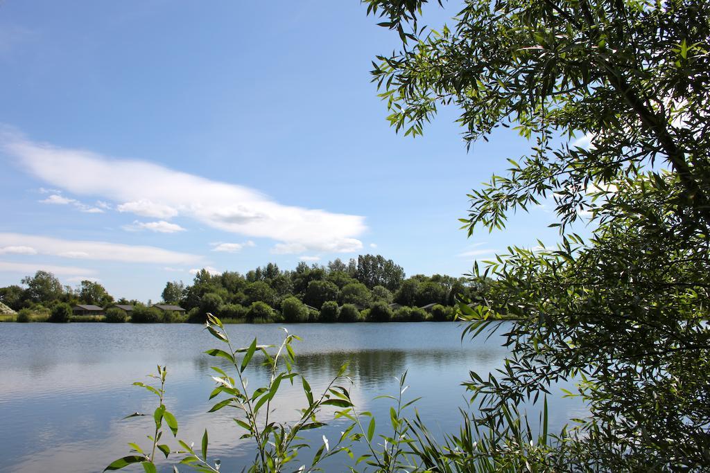Lake Pochard Holiday Lodges South Cerney Oda fotoğraf