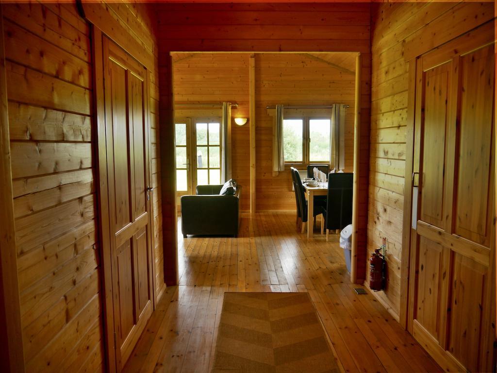 Lake Pochard Holiday Lodges South Cerney Oda fotoğraf